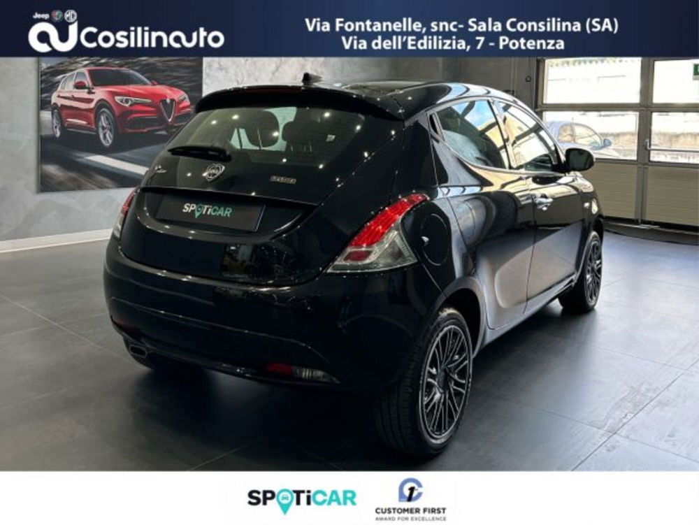 Lancia Ypsilon 1.0 FireFly 5 porte S&S Hybrid Ecochic Gold  del 2022 usata a Sala Consilina (5)