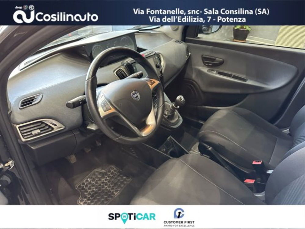 Lancia Ypsilon usata a Salerno (9)