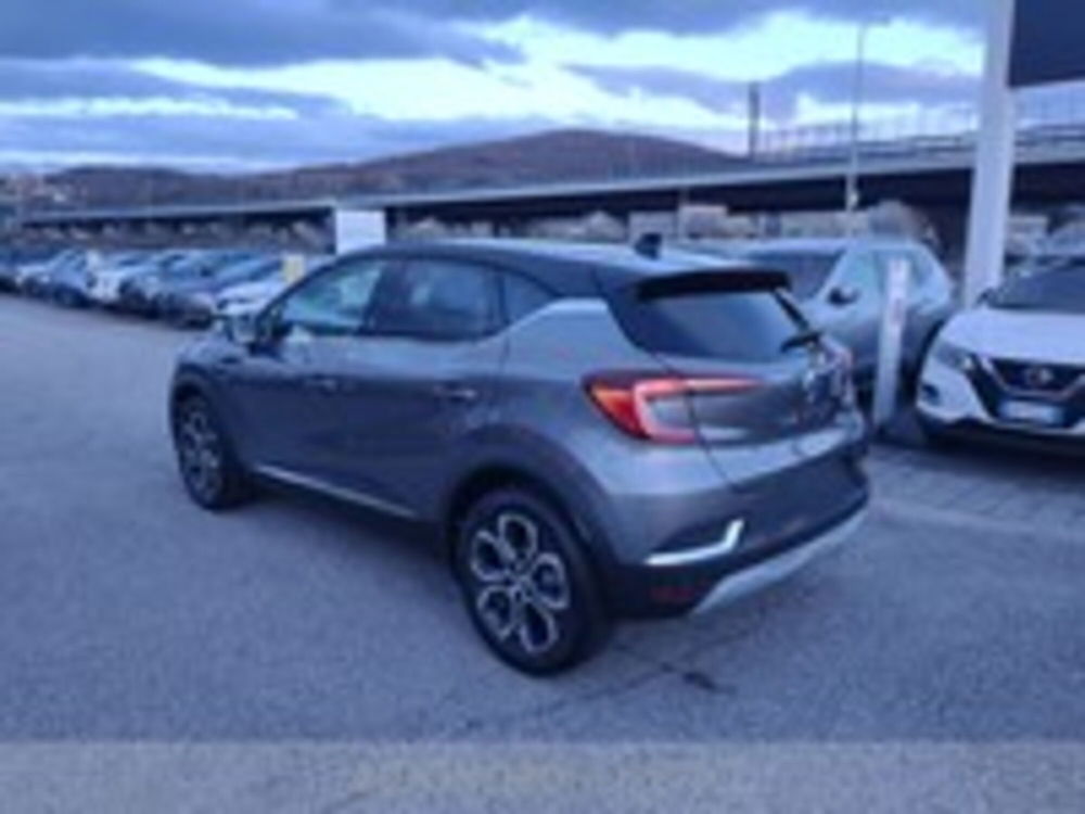 Renault Captur Full Hybrid E-Tech 145 CV Techno nuova a Pordenone (3)