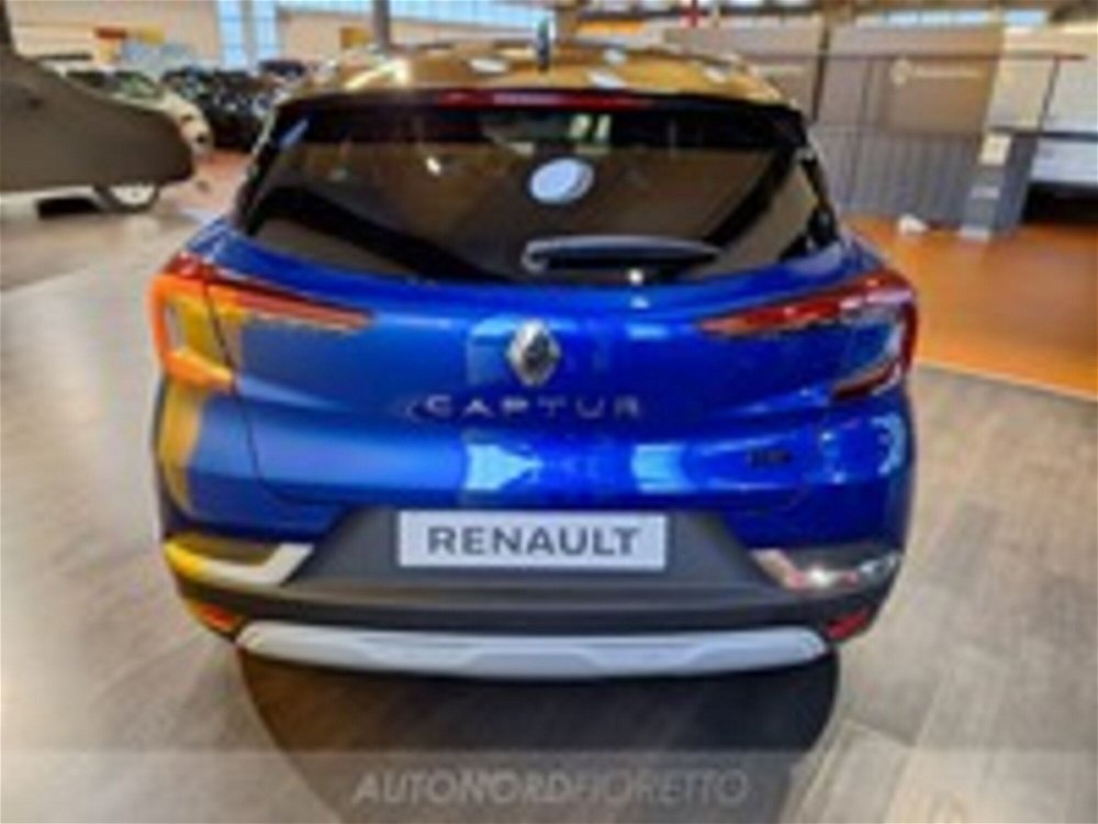 Renault Captur 1.6 E-Tech full hybrid Techno 145cv auto nuova a Pordenone (5)