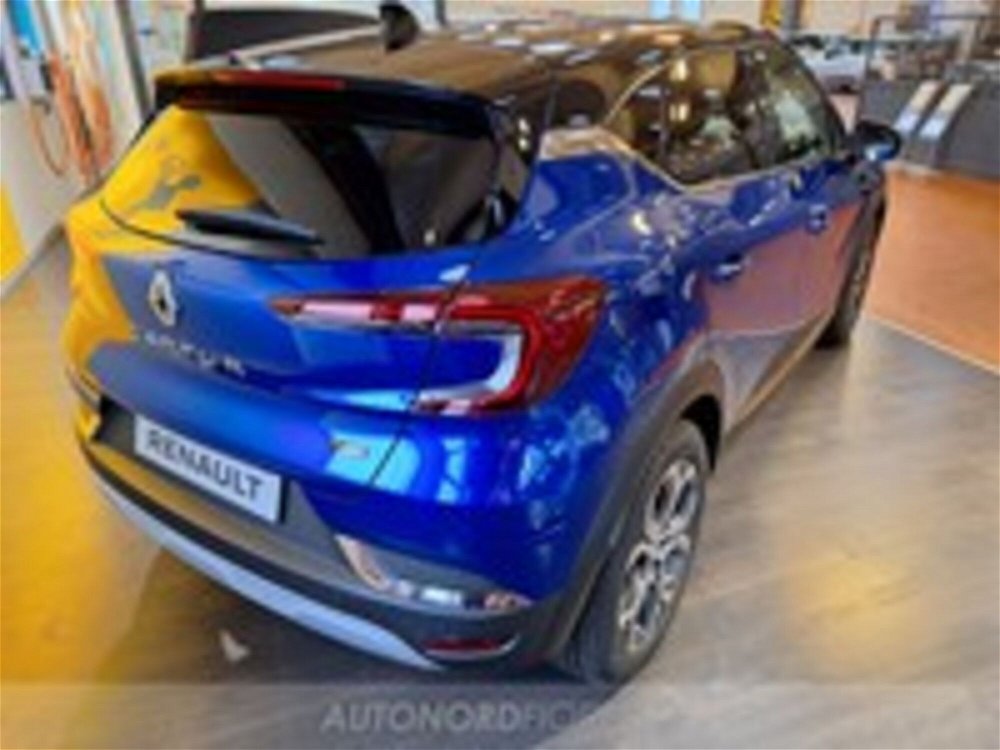Renault Captur 1.6 E-Tech full hybrid Techno 145cv auto nuova a Pordenone (4)