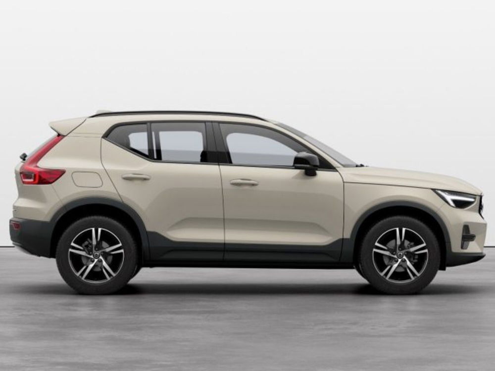 Volvo XC40 nuova a Modena (6)