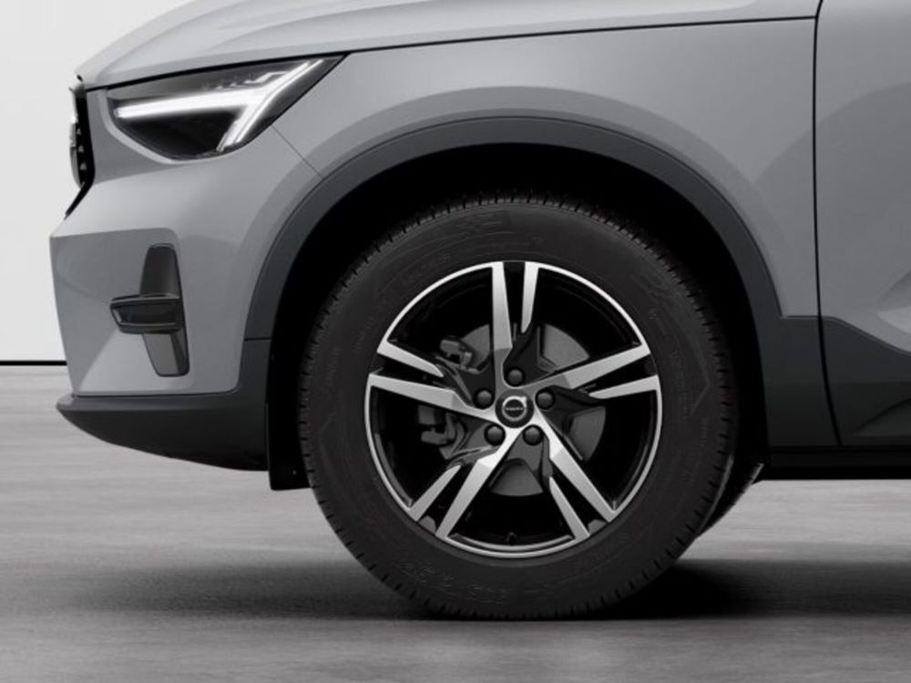 Volvo XC40 nuova a Modena (8)