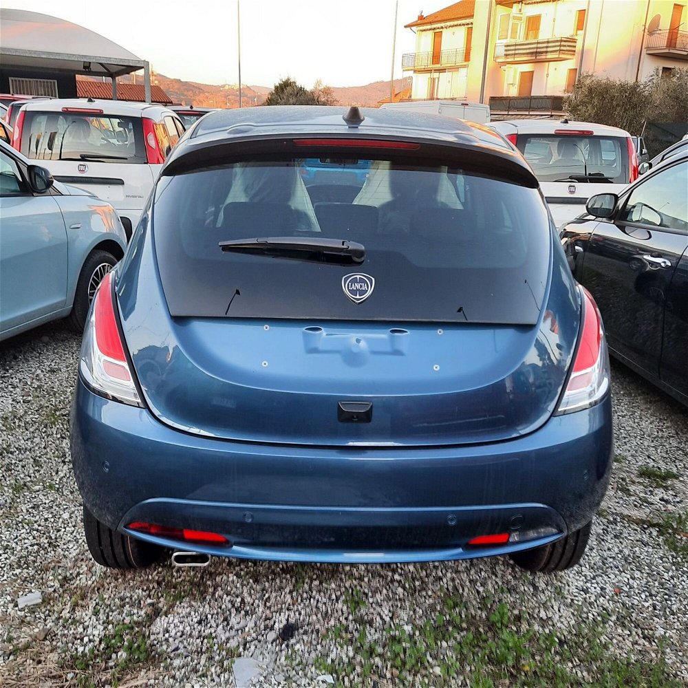 Lancia Ypsilon 1.2 69 CV 5 porte GPL Ecochic Elefantino Blu  nuova a La Spezia (5)