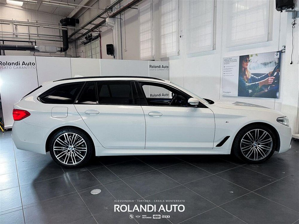 BMW Serie 5 Touring 520d  Msport  del 2020 usata a Tortona (5)