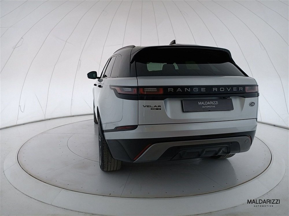 Land Rover Range Rover Velar 2.0D I4 180 CV R-Dynamic HSE  del 2019 usata a Modugno (4)