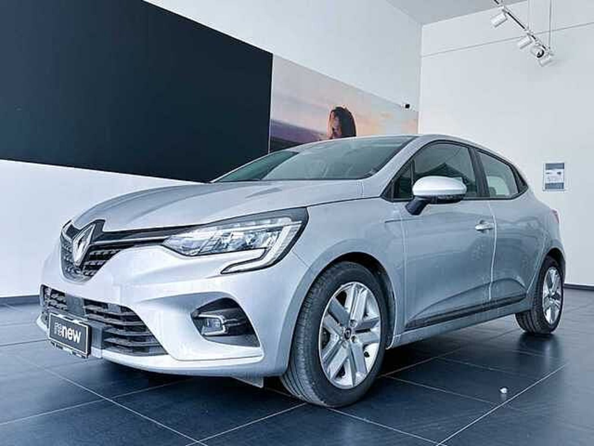 Renault Clio TCe 90 CV 5 porte Zen  del 2021 usata a Rende