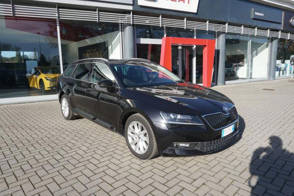 Skoda Superb Station Wagon usata a Perugia (8)