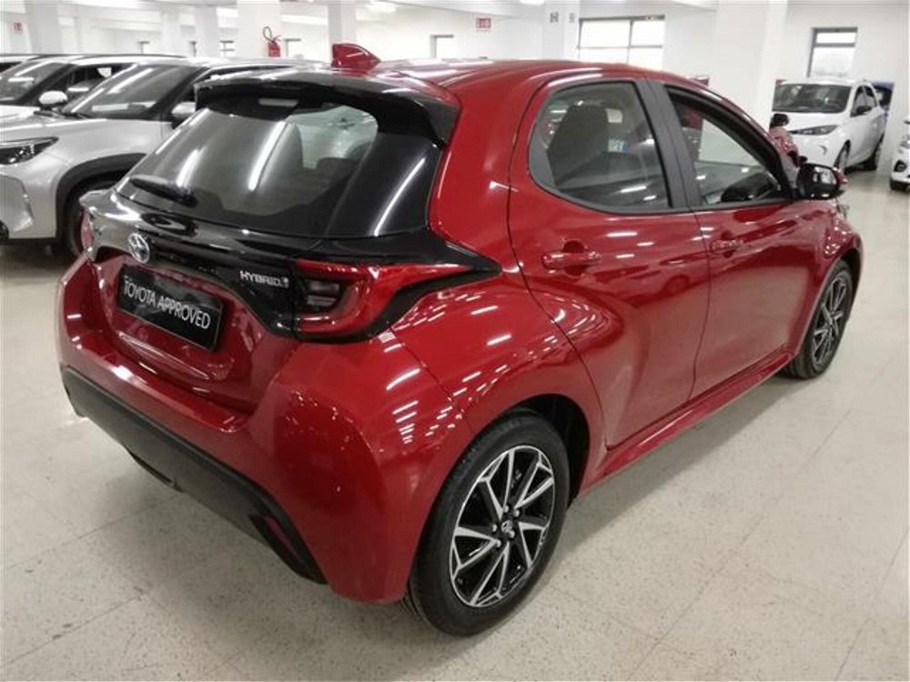 Toyota Yaris Trend nuova a Salerno (2)