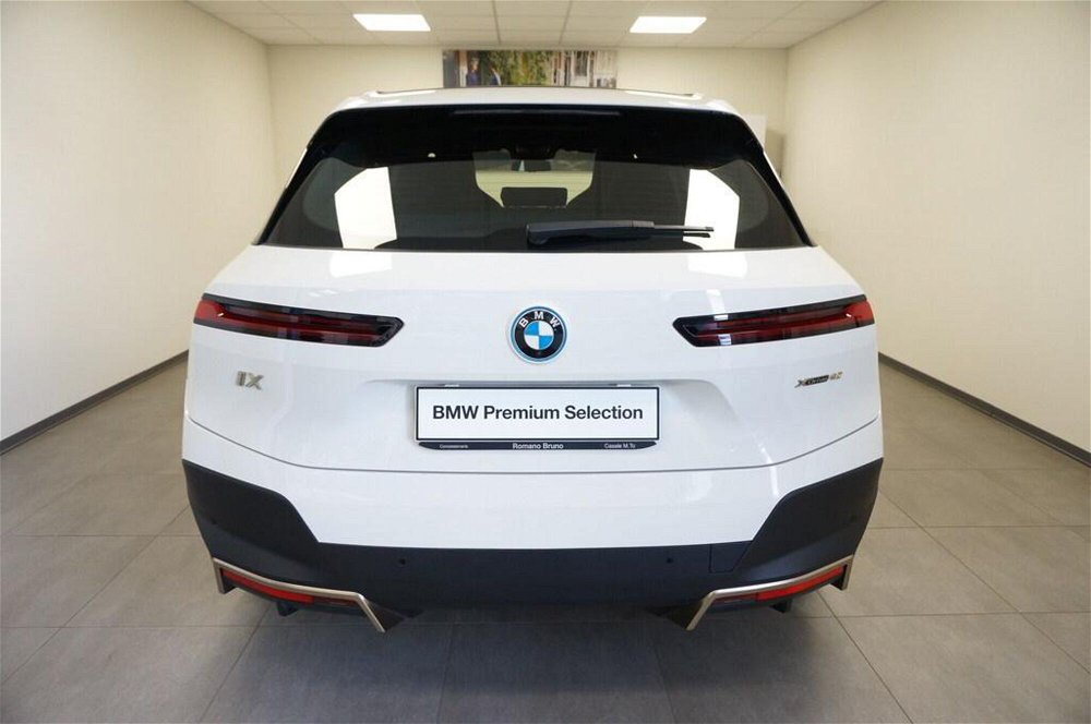 BMW iX iX xdrive40 del 2021 usata a Casale Monferrato (4)