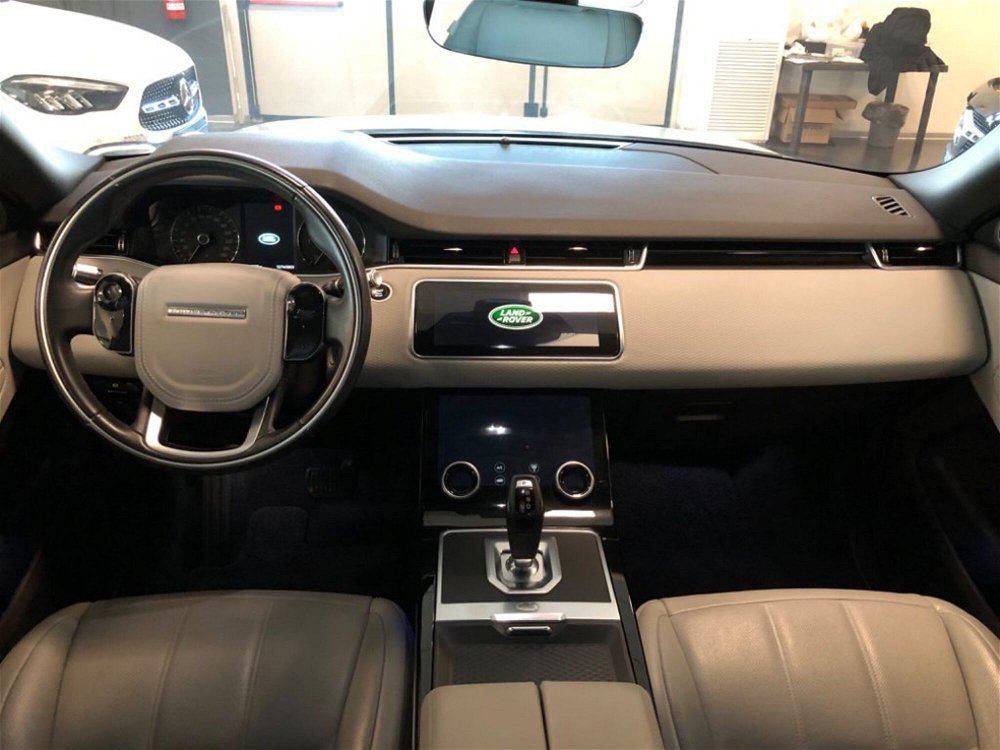 Land Rover Range Rover Evoque 2.0D I4-L.Flw 150 CV AWD Auto HSE del 2019 usata a Grosseto (5)