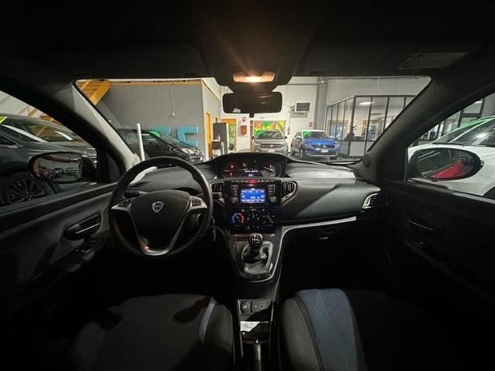 Lancia Ypsilon usata a Cremona (11)