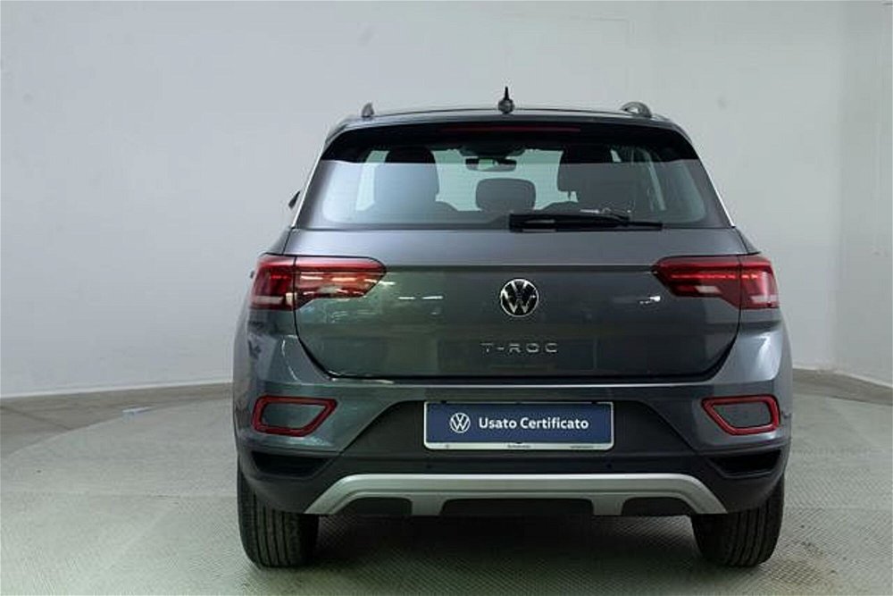 Volkswagen T-Roc 1.5 TSI ACT DSG Life del 2022 usata a Paruzzaro (5)
