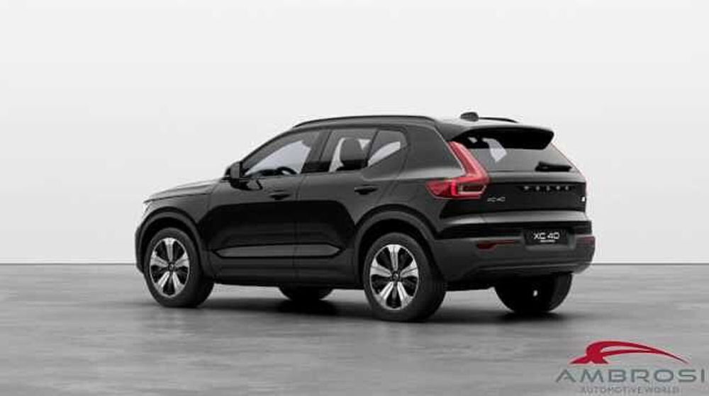 Volvo XC40 nuova a Viterbo (3)