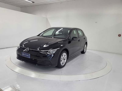 Volkswagen Golf 1.0 eTSI EVO DSG Life del 2021 usata a Catanzaro