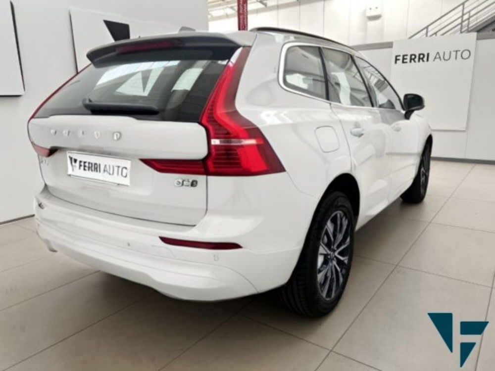 Volvo XC60 nuova a Udine (4)