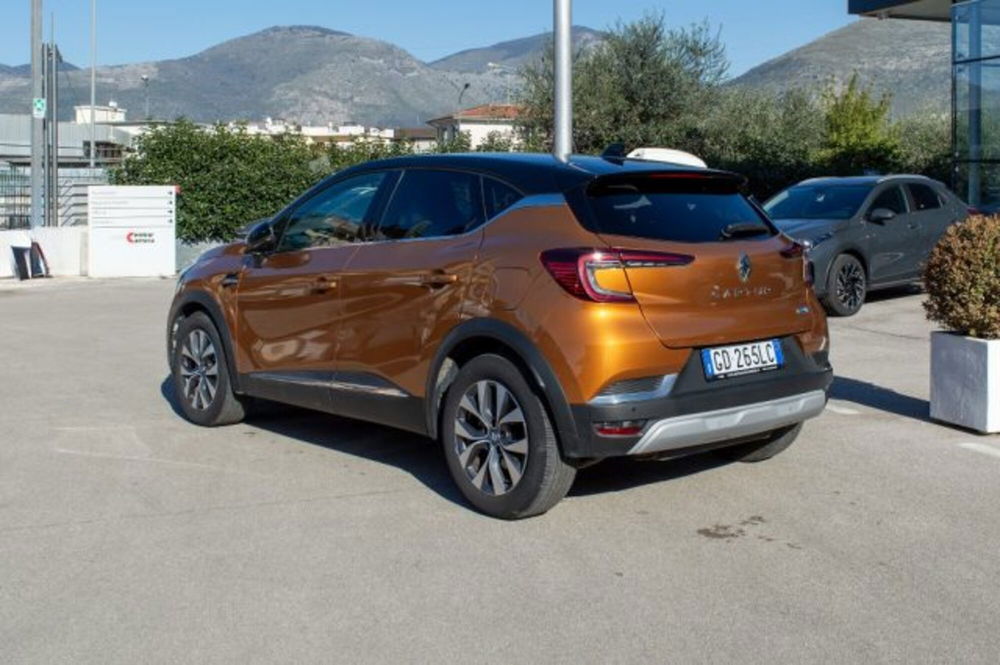 Renault Captur Plug-in Hybrid E-Tech 160 CV Intens  del 2020 usata a Fondi (5)