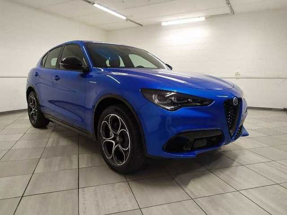 Alfa Romeo Stelvio nuova a Cuneo (3)