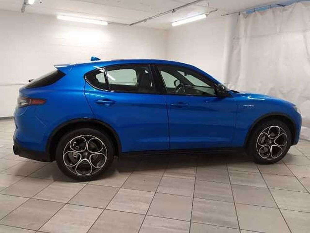 Alfa Romeo Stelvio nuova a Cuneo (5)