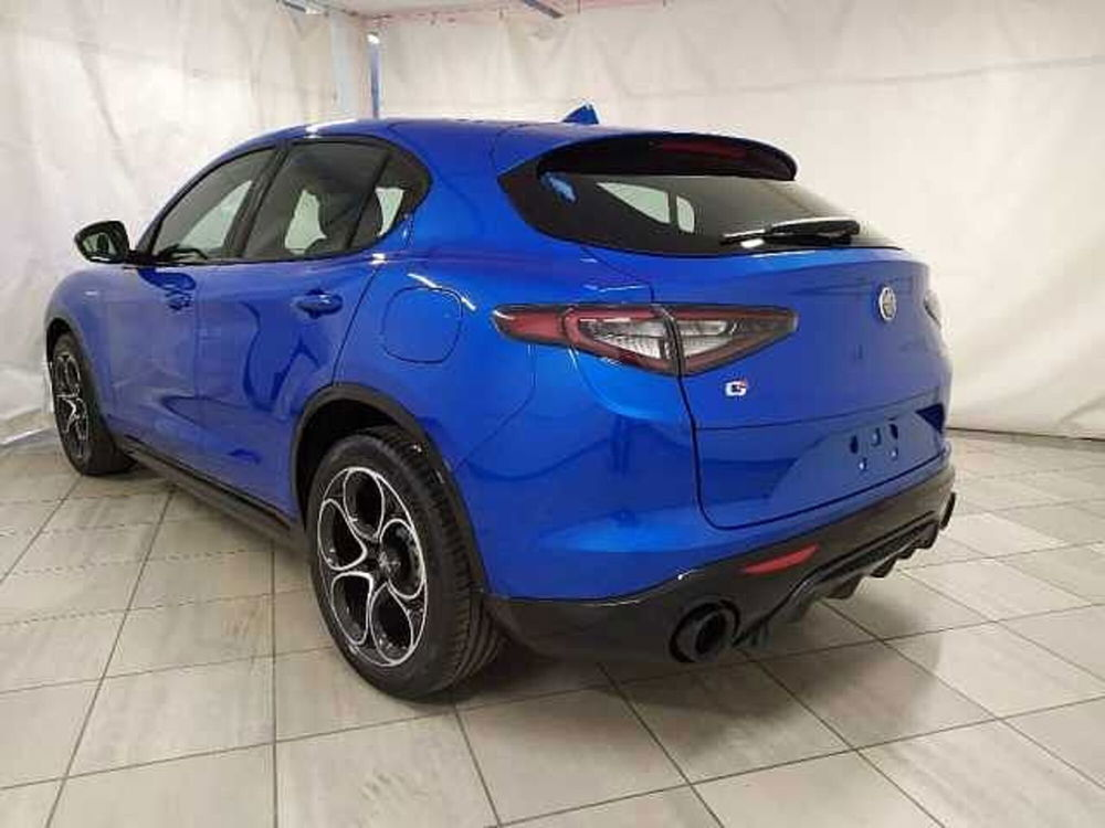 Alfa Romeo Stelvio nuova a Cuneo (6)