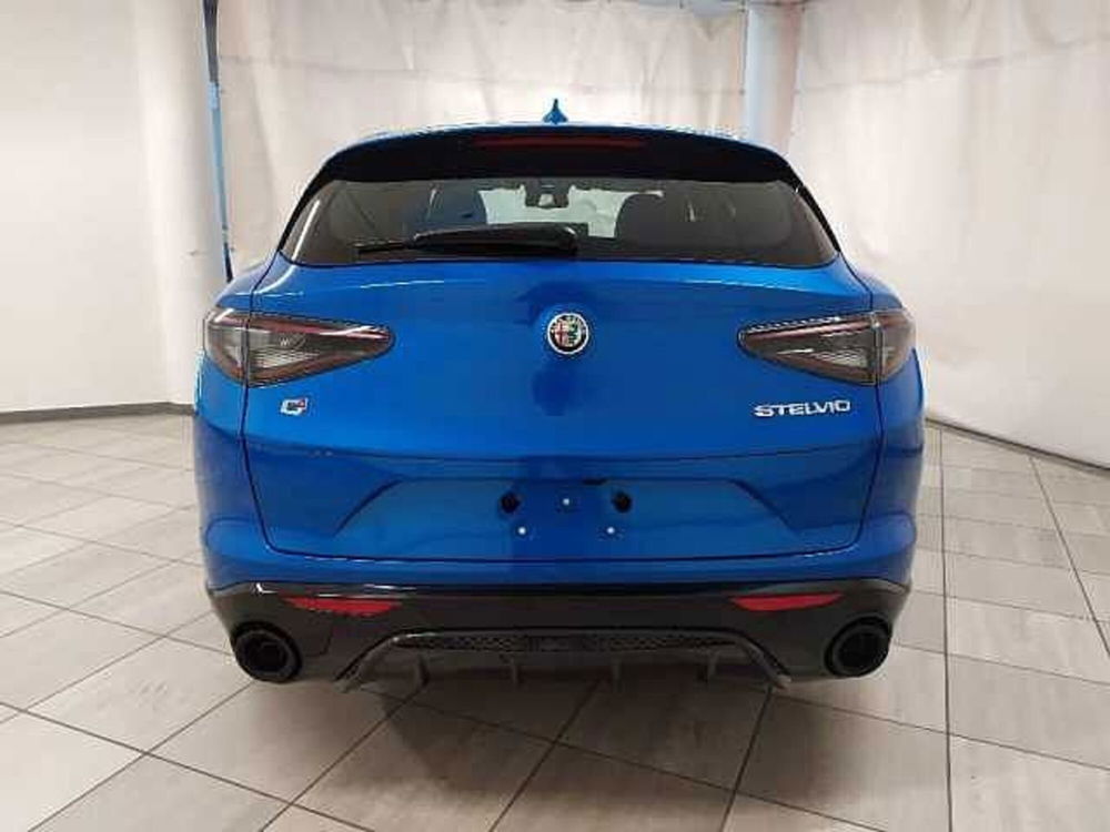 Alfa Romeo Stelvio nuova a Cuneo (7)