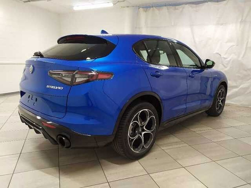 Alfa Romeo Stelvio nuova a Cuneo (8)