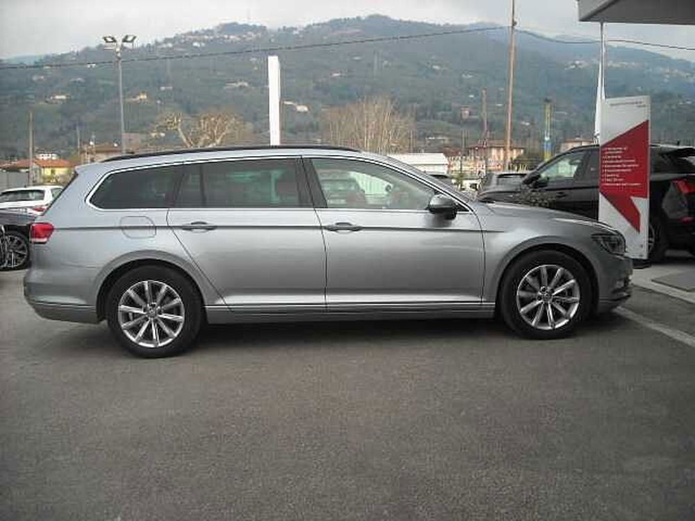 Volkswagen Passat Variant usata a Lucca (11)