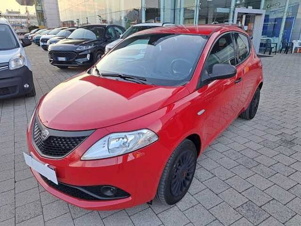 Lancia Ypsilon usata a Cuneo