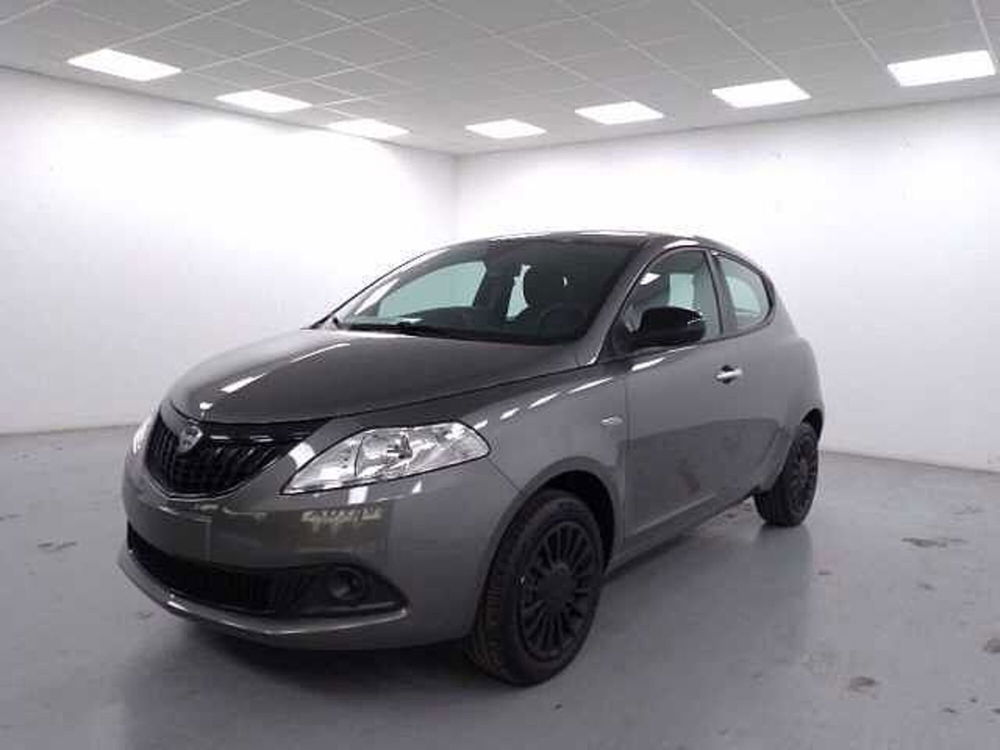 Lancia Ypsilon nuova a Cuneo