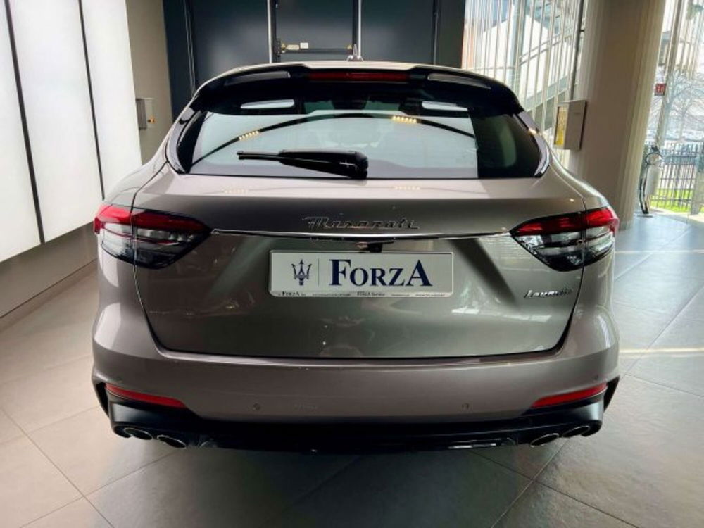 Maserati Levante usata a Torino (7)