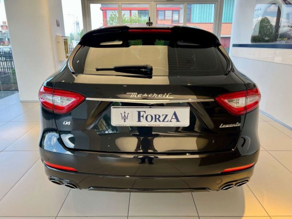 Maserati Levante usata a Torino (7)