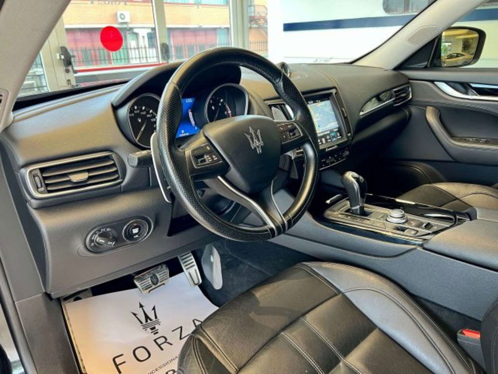 Maserati Levante usata a Torino (9)