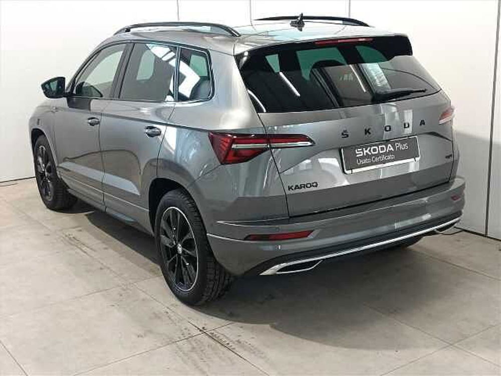 Skoda Karoq 2.0 tsi Sportline 4x4 dsg del 2022 usata a Brivio (3)