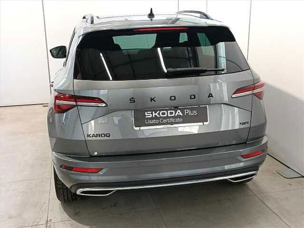 Skoda Karoq 2.0 tsi Sportline 4x4 dsg del 2022 usata a Brivio (4)