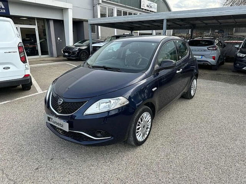 Lancia Ypsilon usata a Pesaro-Urbino (2)