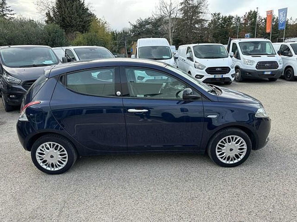 Lancia Ypsilon usata a Pesaro-Urbino (4)