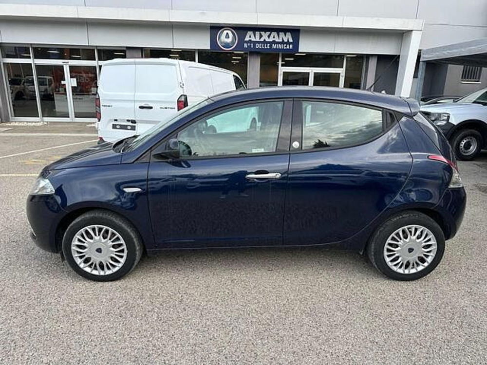 Lancia Ypsilon usata a Pesaro-Urbino (5)