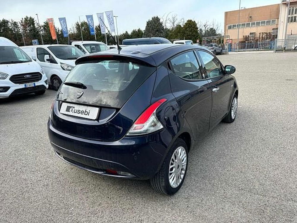 Lancia Ypsilon usata a Pesaro-Urbino (8)