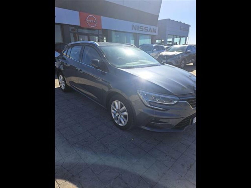 Renault Mégane Sporter Blue dCi 115 CV EDC Business  del 2022 usata a Brindisi (3)