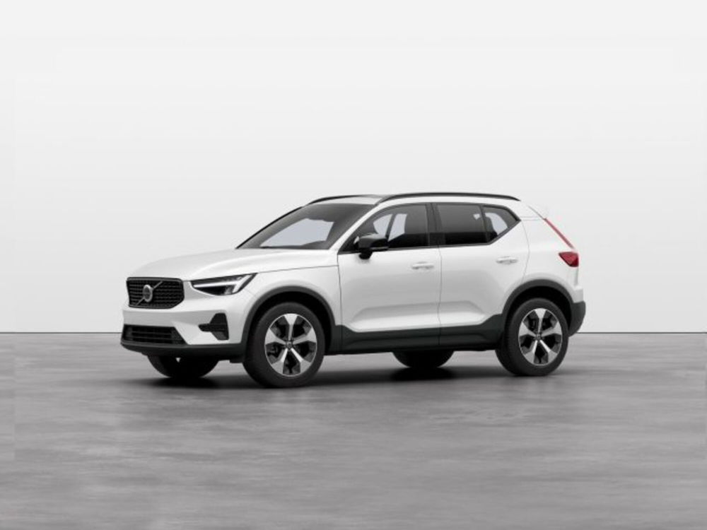 Volvo XC40 nuova a Modena (2)