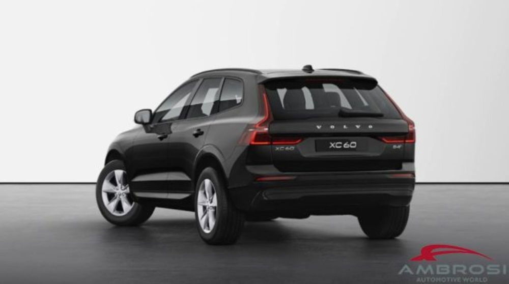 Volvo XC60 B4 automatico Essential  nuova a Corciano (3)