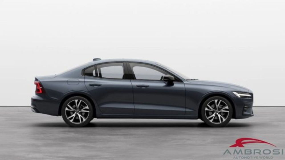 Volvo S60 B5 AWD automatico Ultimate Dark  nuova a Corciano (2)