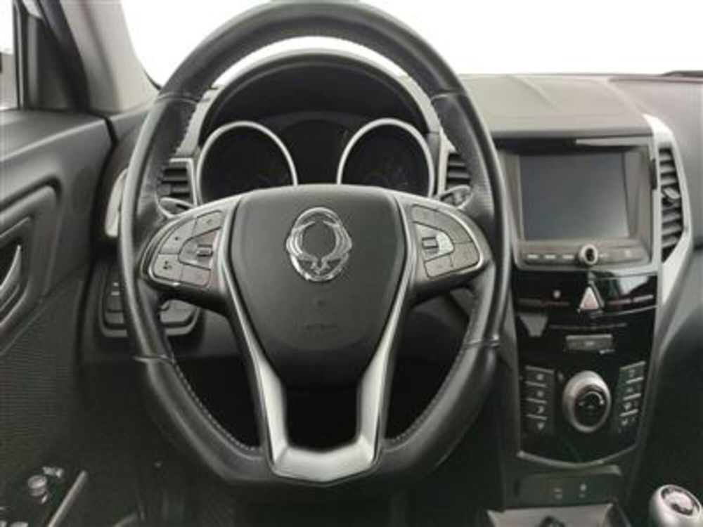 Ssangyong Tivoli usata a Bari (15)