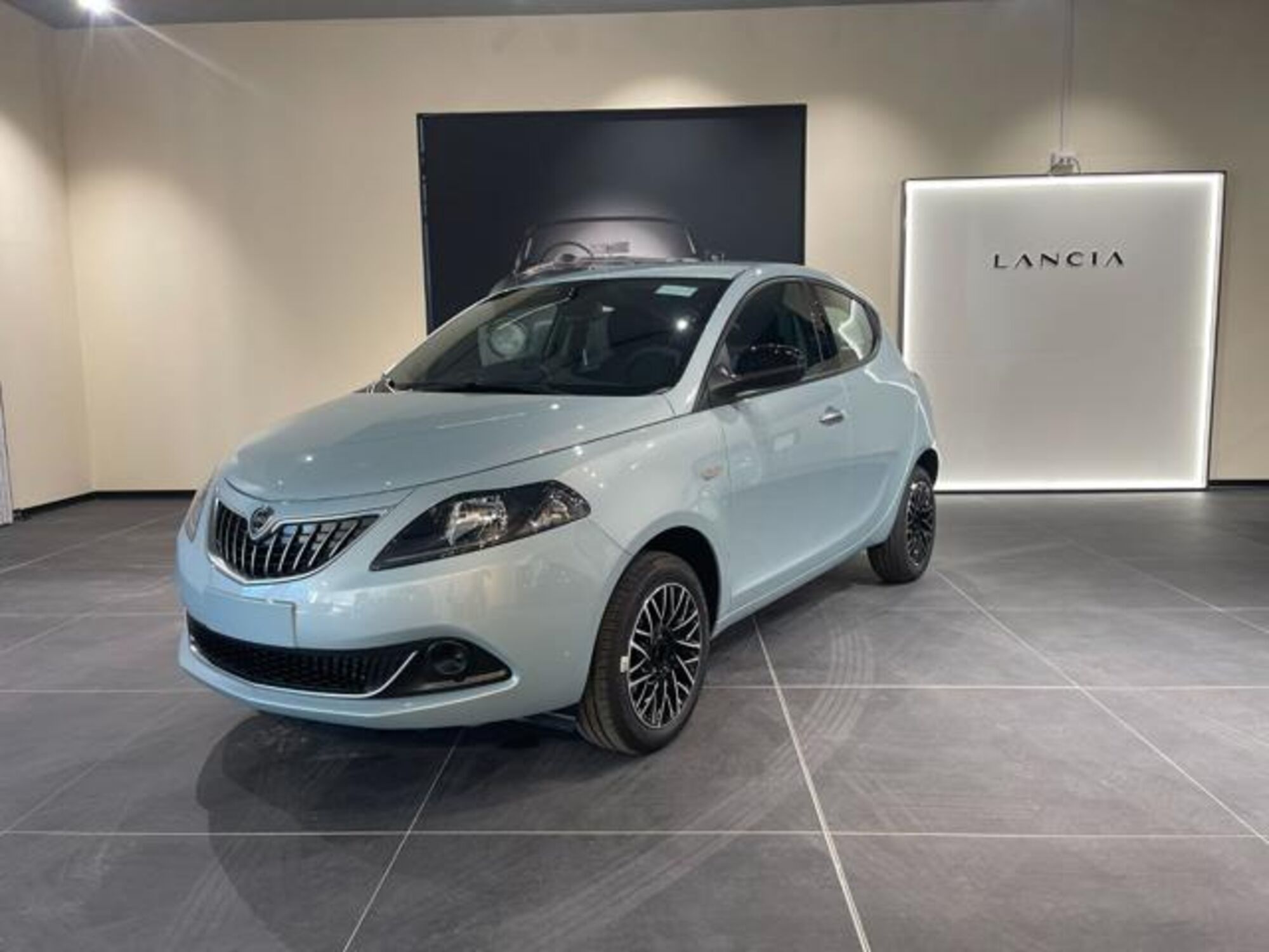 Lancia Ypsilon 1.2 69 CV 5 porte GPL Ecochic Elefantino Blu  nuova a Charvensod