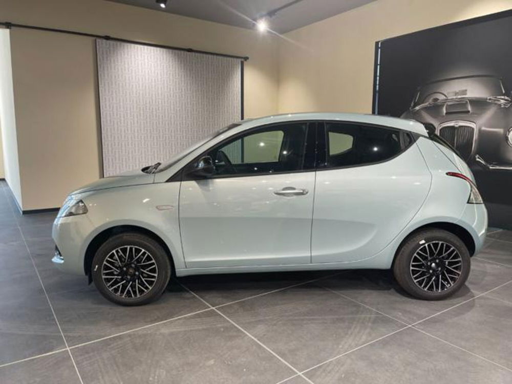 Lancia Ypsilon nuova a Aosta (6)