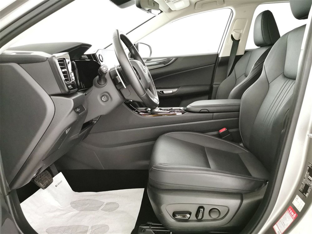 Lexus NX Plug-in 4WD Premium del 2022 usata a San Giovanni Teatino (5)