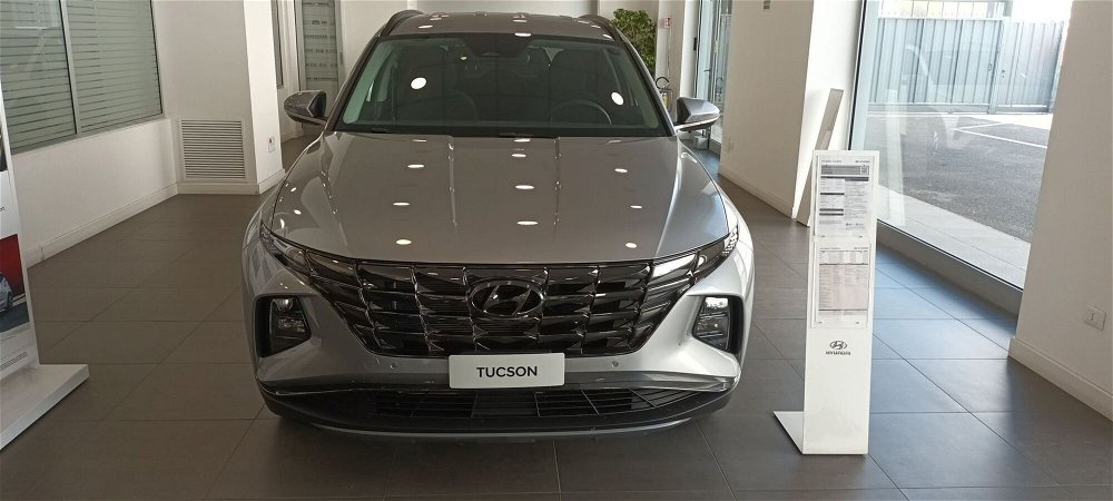 Hyundai Tucson 1.6 hev Exellence 4wd auto nuova a Castellammare di Stabia