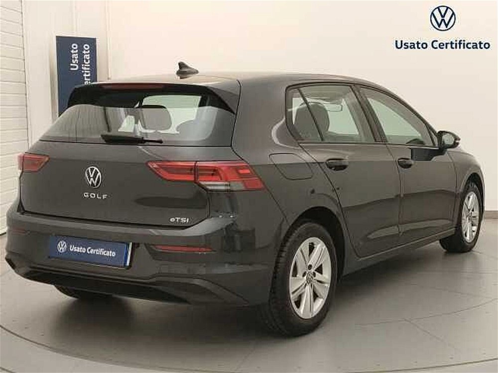 Volkswagen Golf Variant 1.0 eTSI EVO DSG Life del 2023 usata a Busto Arsizio (5)