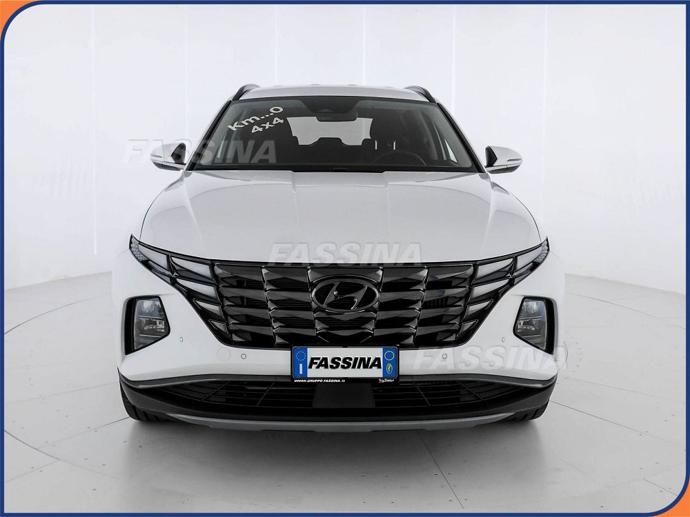 Hyundai Tucson 1.6 phev Xline 4wd auto nuova a Milano (2)