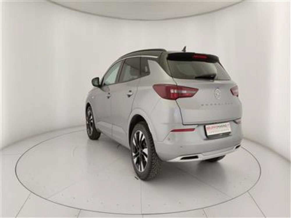 Opel Grandland 1.5 ecotec Ultimate s&s 130cv at8 del 2022 usata a Bari (5)